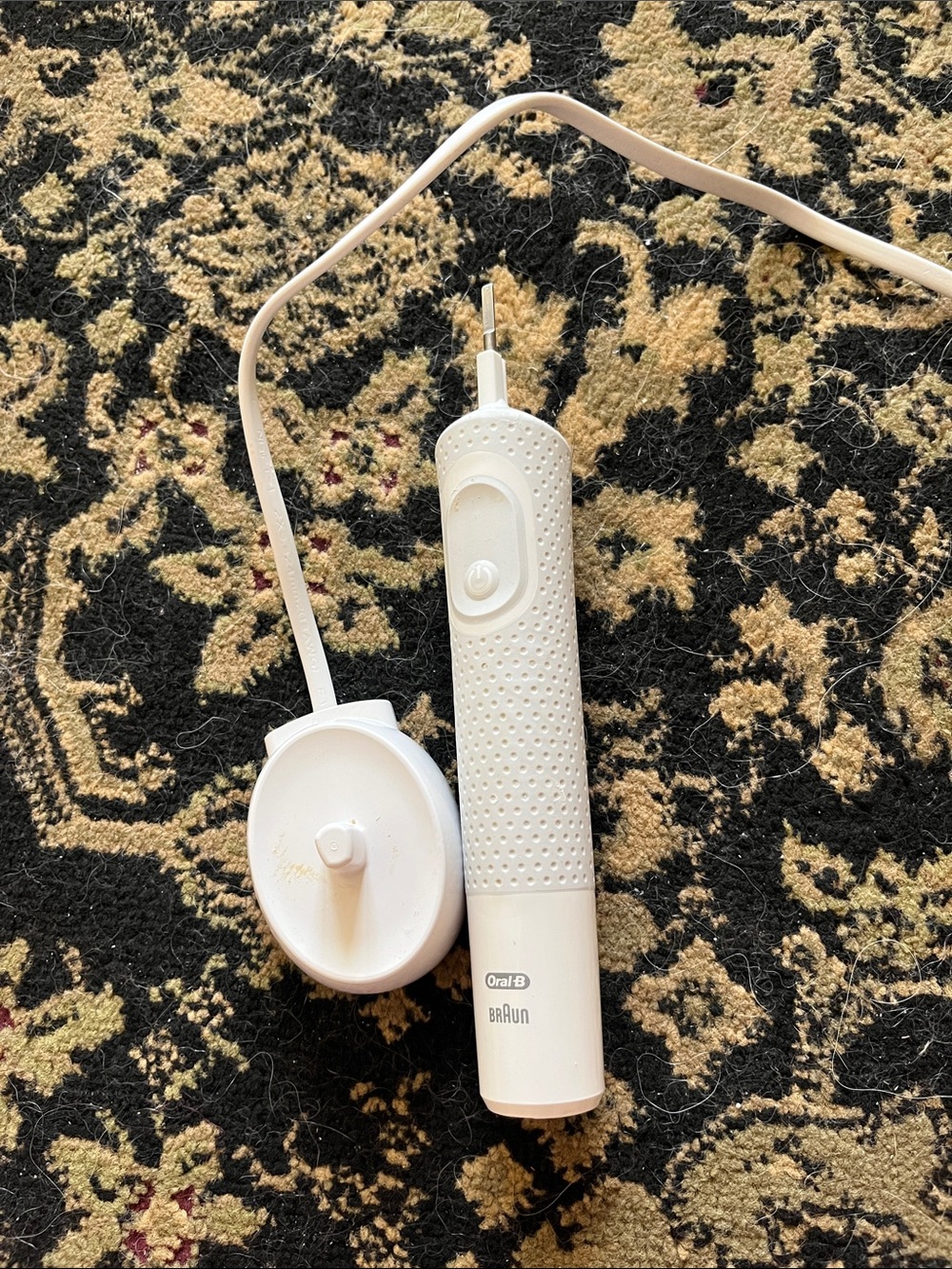 Oral‑B Braun White Electric Toothbrush Handle with Charging Base